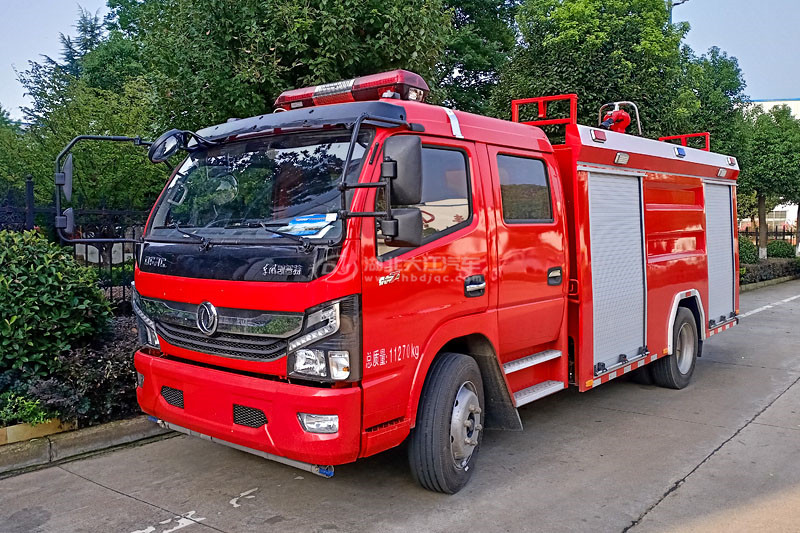 东风凯普特5吨水罐消防车(图1)