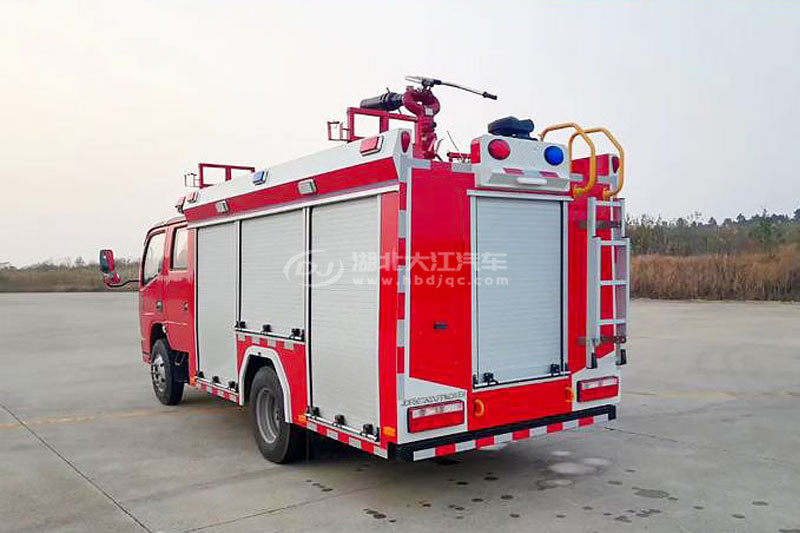 东风2.5吨泡沫消防车(图4)