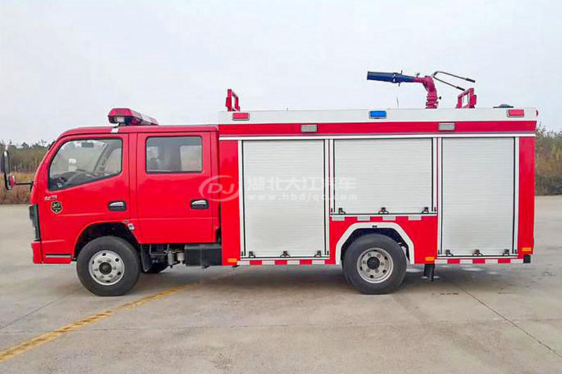 东风2.5吨泡沫消防车(图3)