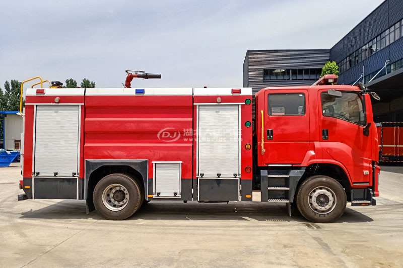 五十铃6吨泡沫消防车(图2)