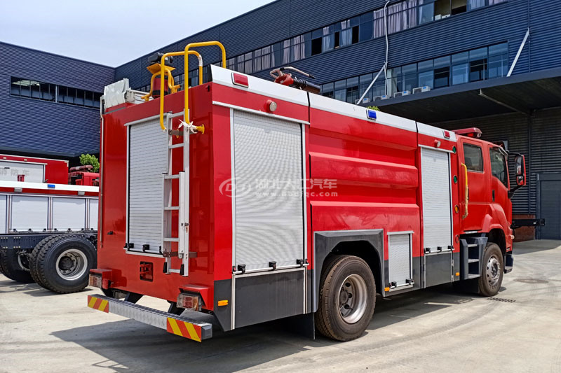 五十铃6吨泡沫消防车(图4)