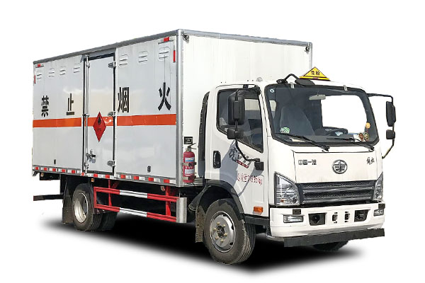 解放7吨易燃气体厢式运输车(5.2米/5.5米)